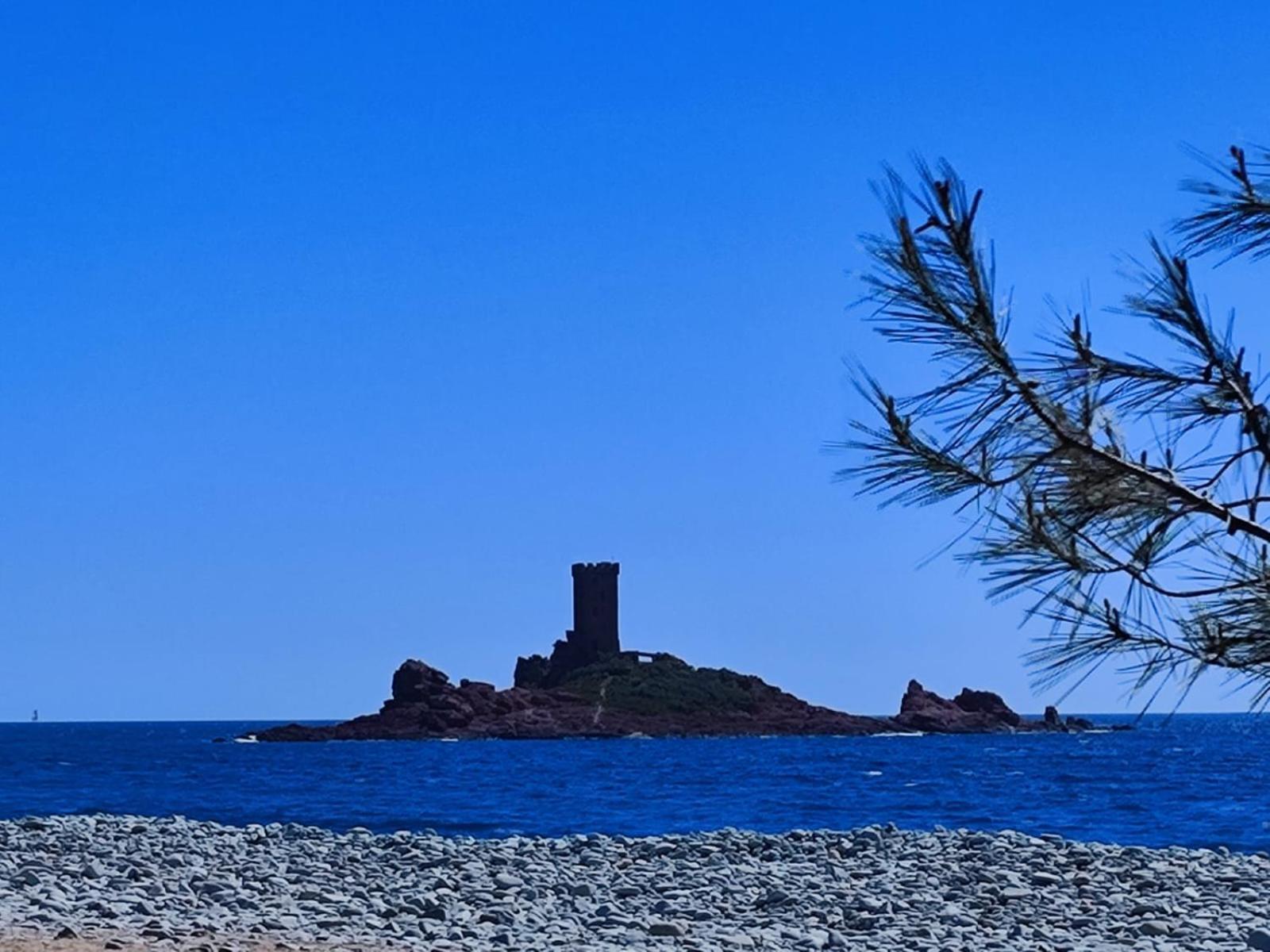 Cozy Apartment In Agay With Stunning Views Saint-Raphael  Luaran gambar
